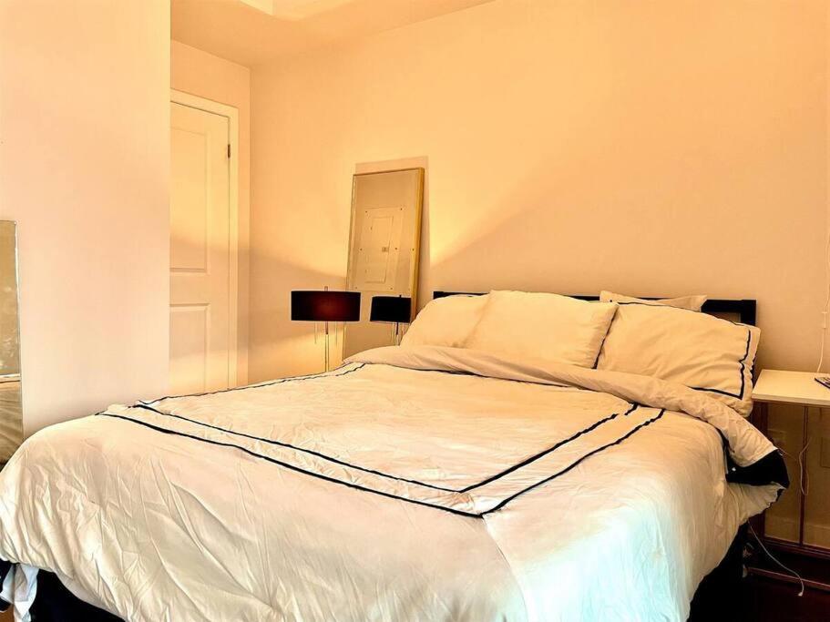 Gorgeous Downtown Condo Toronto Zewnętrze zdjęcie